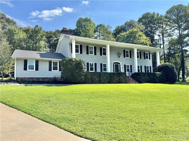 Property image 2 at 102 Buckingham Court, Easley, SC 29640