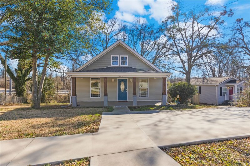 Property image 3 at 562 Lowndes Hill Road, Greenville, SC 29607