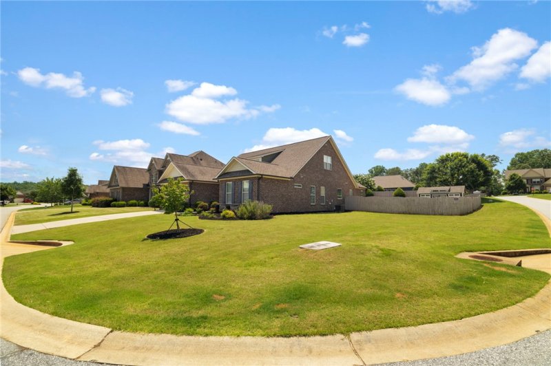 Property image 3 at 100 Dartford Court, Easley, SC 29642