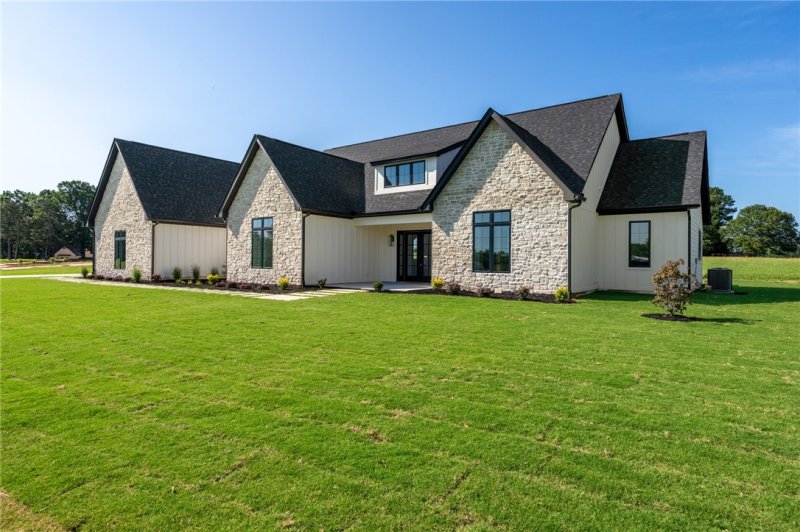 Coker Creek, Pelzer Community