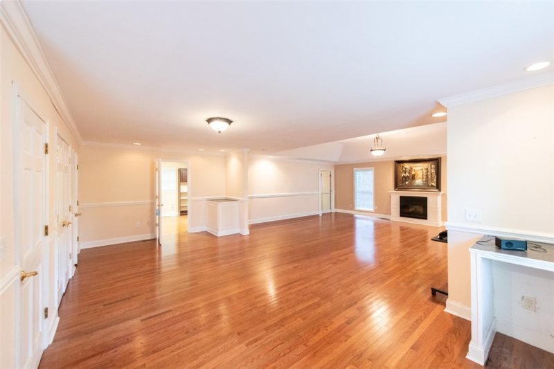 Property image 4 of 107 Meadow Drive in Southern Meadow, Seneca, SC 29678