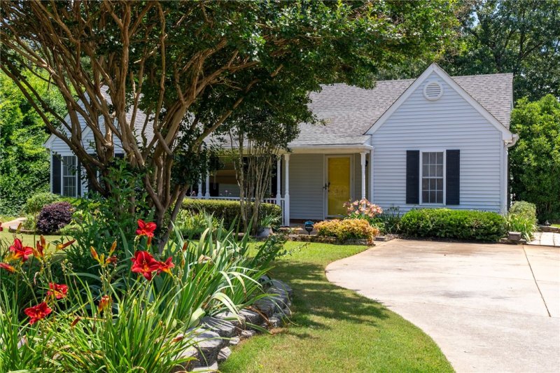 318 Weeping Willow Drive