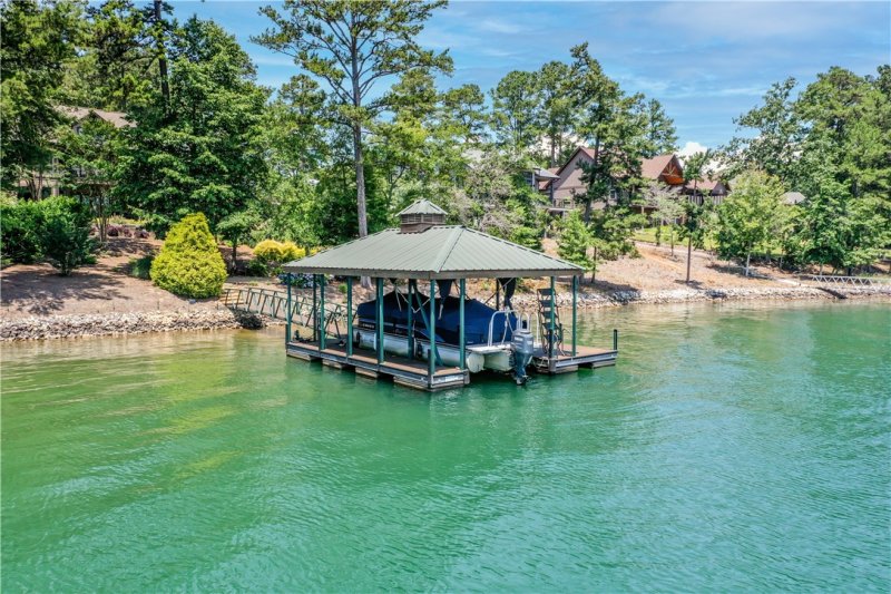 Property image 5 of 124 Pineridge Pointe Drive in Pine Ridge Poin, Seneca, SC 29672