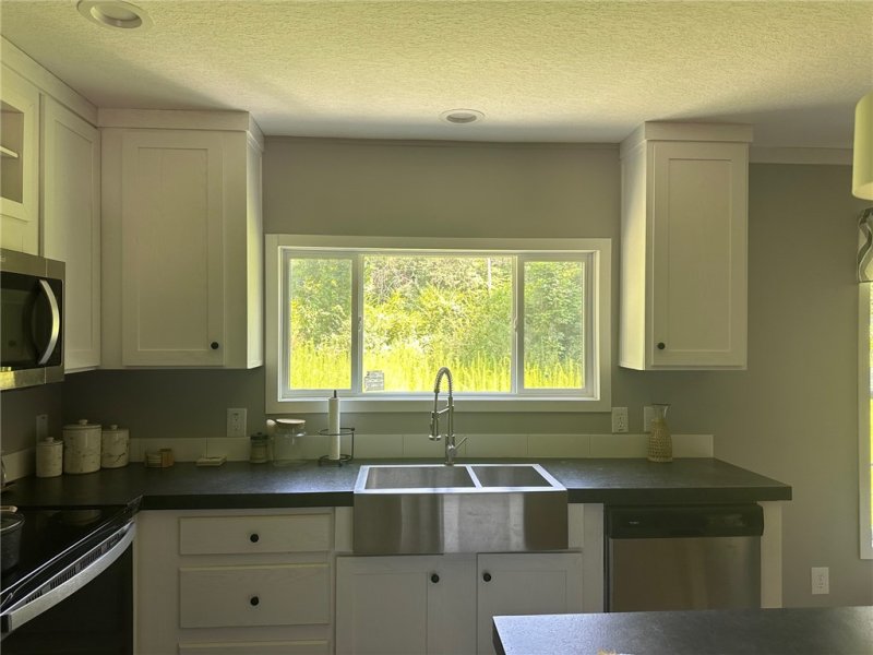 Property image 2 at 239 Shannandoah Drive, Westminster, SC 29693