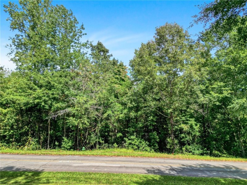 Property image 2 of 213 Castlebrook Drive in Castlebrook, Walhalla, SC 29691