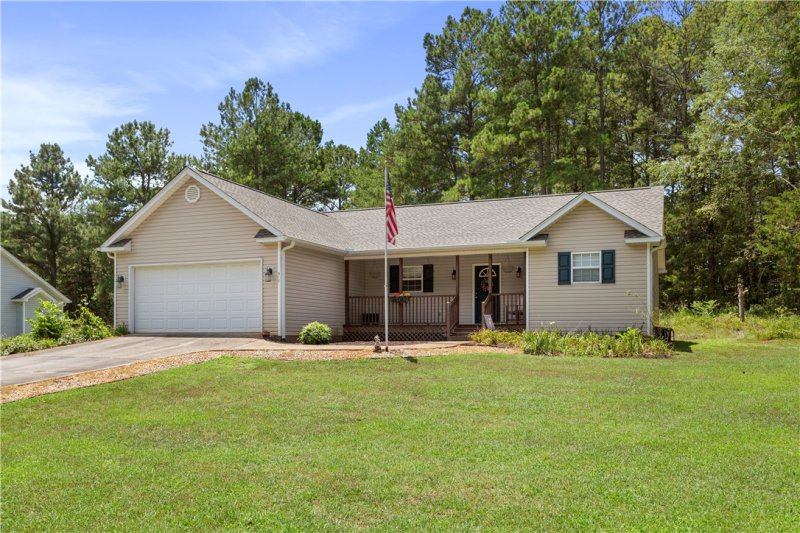 Property image 2 of 518 Pecan Grove Road in Terrace Meadows, Seneca, SC 29672