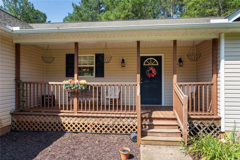 Property image 3 of 518 Pecan Grove Road in Terrace Meadows, Seneca, SC 29672