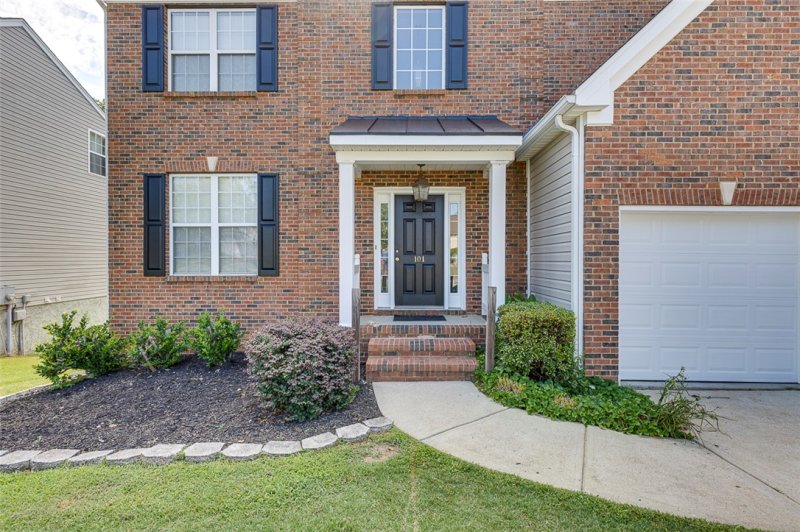 Property image 2 at 101 Stonewater Drive, Simpsonville, SC 29680