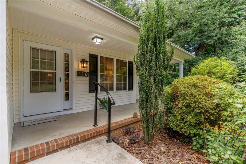 Property image 2 at 118 Grand Oak Circle, Pendleton, SC 29670