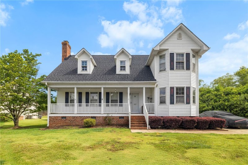 Hollingsworth Trace, Easley Community