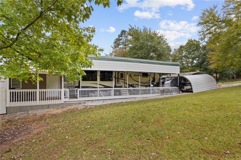 Property image 2 of 1208 Hanover Drive in Foxwood Hills, Westminster, SC 29693