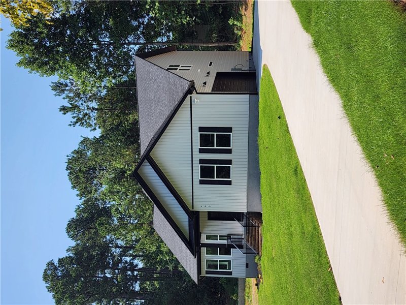 Property image 2 of 402 Edgewater Drive in Bridgewater Sub, Anderson, SC 29626