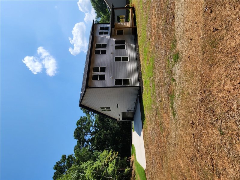 Property image 4 of 402 Edgewater Drive in Bridgewater Sub, Anderson, SC 29626