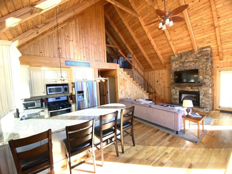 Property image 3 at 161 Harbour Point Circle, Six Mile, SC 29682