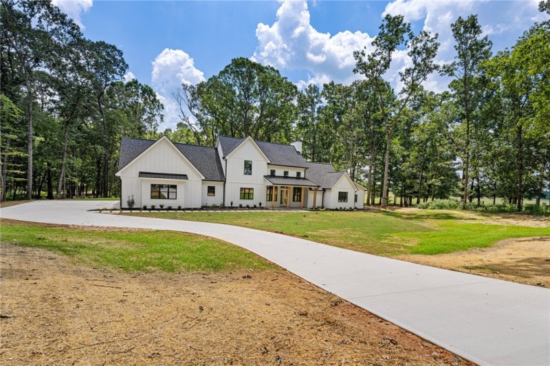 Property image 3 at 746 Garrison Road, Pelzer, SC 29669