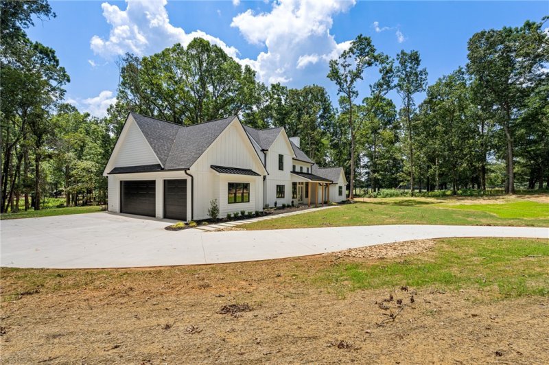 Property image 4 at 746 Garrison Road, Pelzer, SC 29669