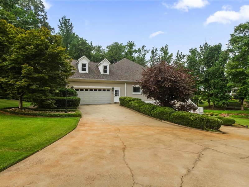 Property image 3 at 111 Glenn Burnie Drive, Easley, SC 29642