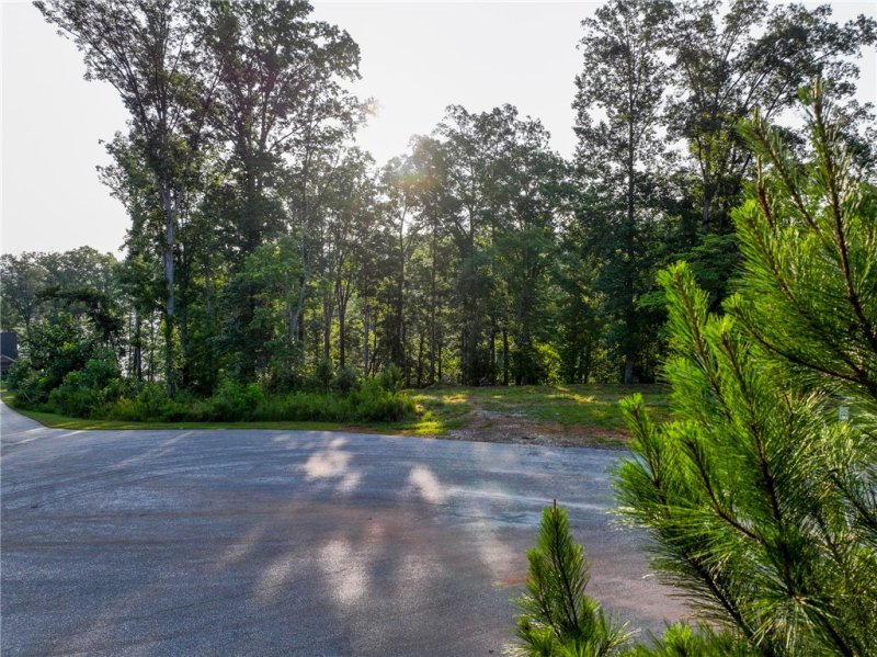 Property image 4 at 1114 Little River Drive, Seneca, SC 29672