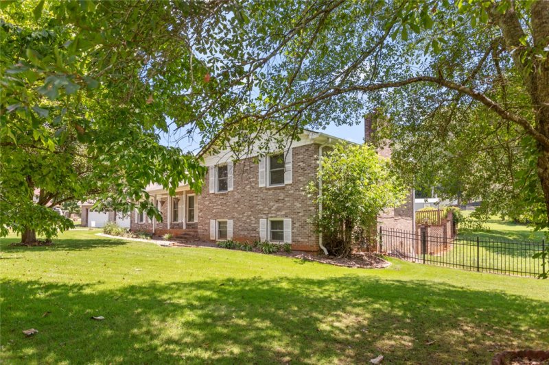 Property image 2 at 102 Sunset Court, Easley, SC 29642