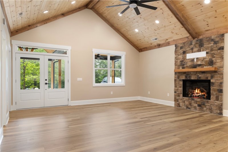 Property image 4 of 147 Mcalister Road in Peninsula Pointe North, West Union, SC 29696