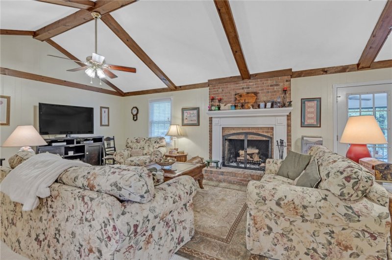 Property image 4 of 303 Asbury Circle in Burdine Springs, Easley, SC 29640