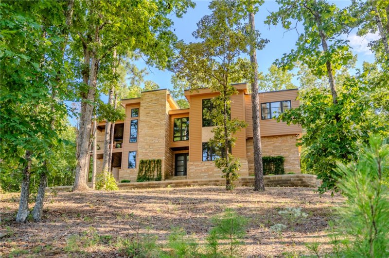Property image 3 of 414 Sue Craig Road in The Sanctuary at Keowee, Six Mile, SC 29682
