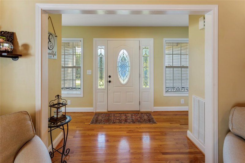 Property image 3 of 129 Ridgeland Drive in Edens Ridge, Six Mile, SC 29682