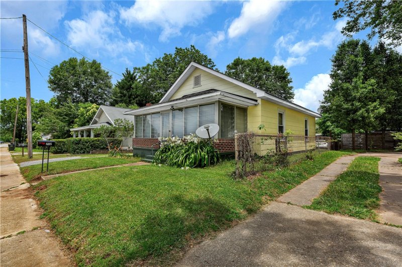 Property image 3 at 712 W Main Street, Easley, SC 29640