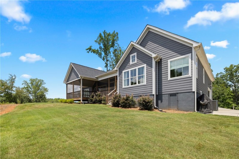 Property image 3 of 463 Kensington Circle in Kensington Estates at Keowee, Seneca, SC 29678