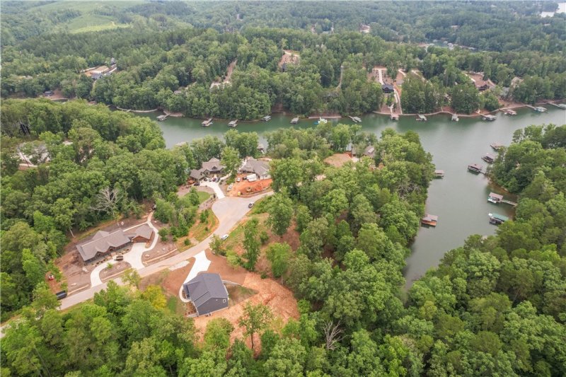 Property image 2 of 1112 Little River View Drive in Harbor Point, Seneca, SC 29672