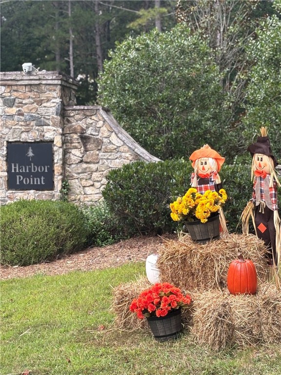 Property image 3 of 1112 Little River View Drive in Harbor Point, Seneca, SC 29672