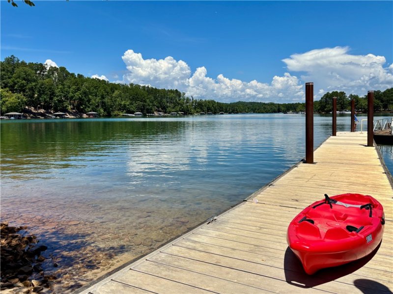 Property image 5 of 1112 Little River View Drive in Harbor Point, Seneca, SC 29672