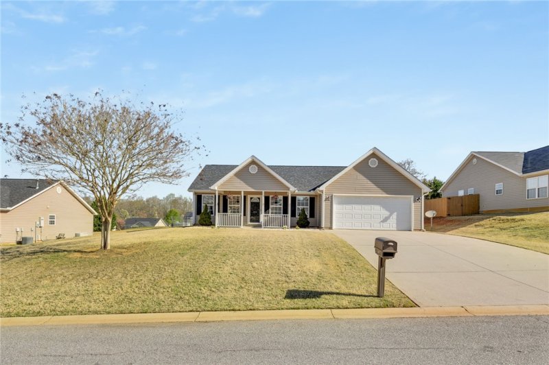 Property image 4 at 124 Mediterranean Avenue, Anderson, SC 29621