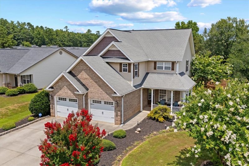 Lexington Point, Anderson Community