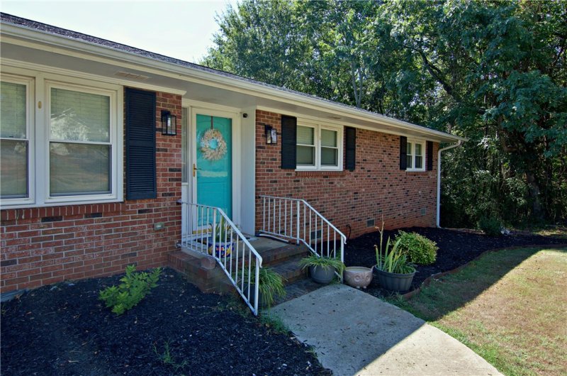 Property image 5 of 208 Springview Drive in Hidden Lake Sub, Anderson, SC 29625