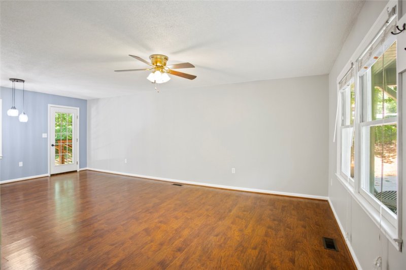 Property image 5 at 515 Hillside Drive, Walhalla, SC 29691