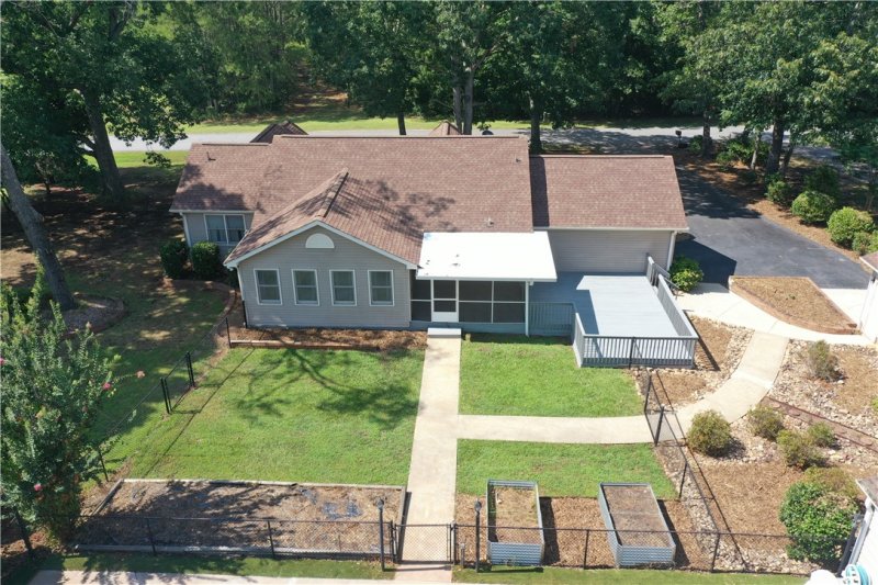 Property image 3 at 102 Hampton Road, Liberty, SC 29657