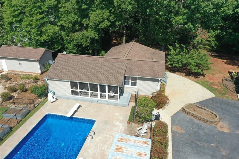 Property image 4 at 102 Hampton Road, Liberty, SC 29657