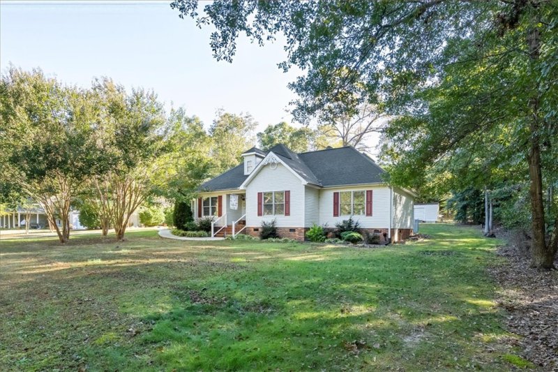Property image 2 of 151 Hannah Circle in Honey Creek Sub, Anderson, SC 29621