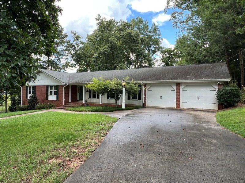 Property image 2 at 101 Robinall Drive, Easley, SC 29642