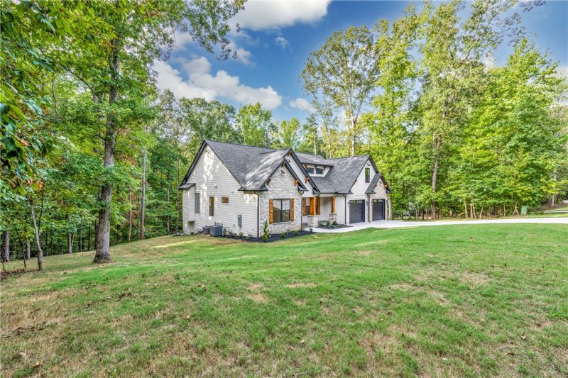 Property image 2 at 1422 Hunters Trail, Anderson, SC 29625