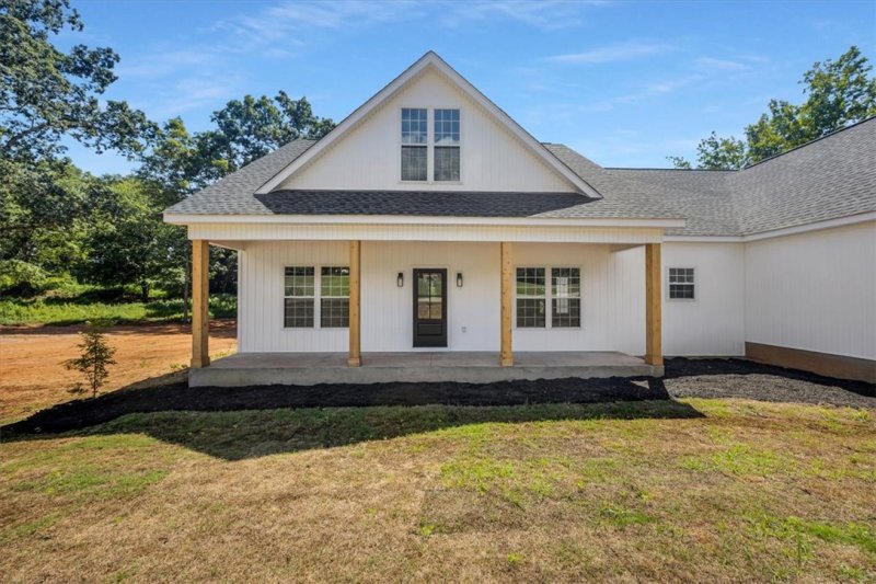 Property image 4 of 129 Boxwood Lane in Normandy Park, Anderson, SC 29621