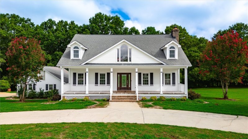 Homestead Estat, Anderson Community