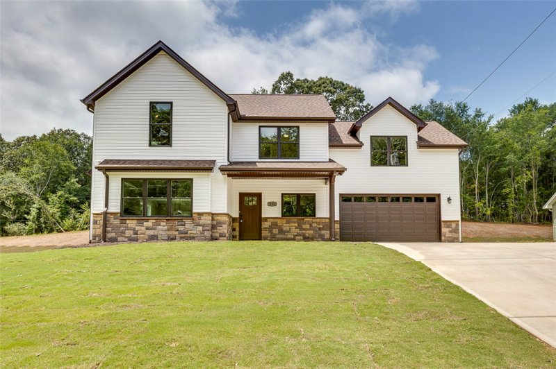 125 Hidden Lake Drive