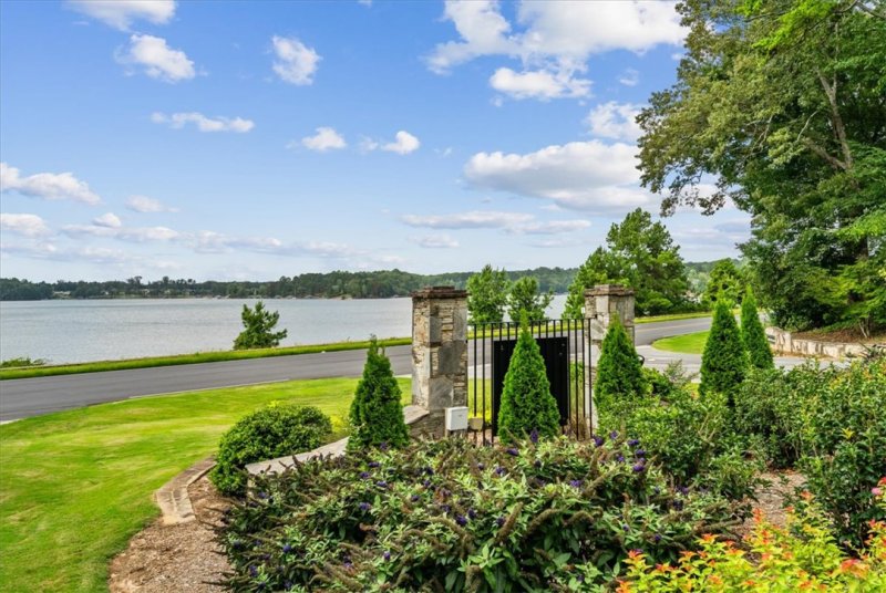 Property image 3 at 700 Captains Cove Court, Salem, SC 29676