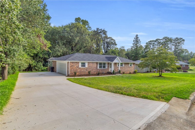 Property image 2 at 2704 Little Creek Drive, Anderson, SC 29621