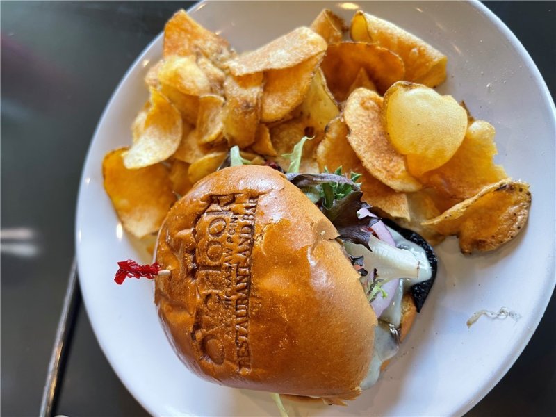 Property image 4 of 614 S Sundew Drive in Chickasaw Point, Westminster, SC 29693