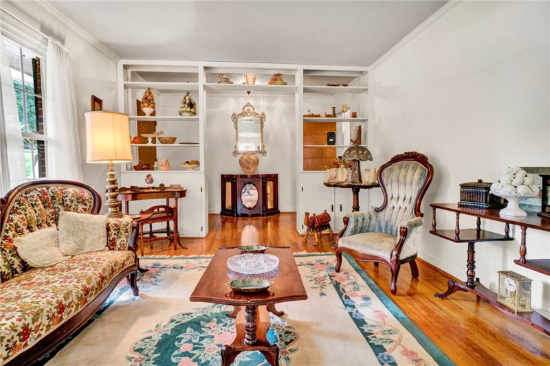 Property image 3 at 122 Melbourne Lane, Greenville, SC 29615