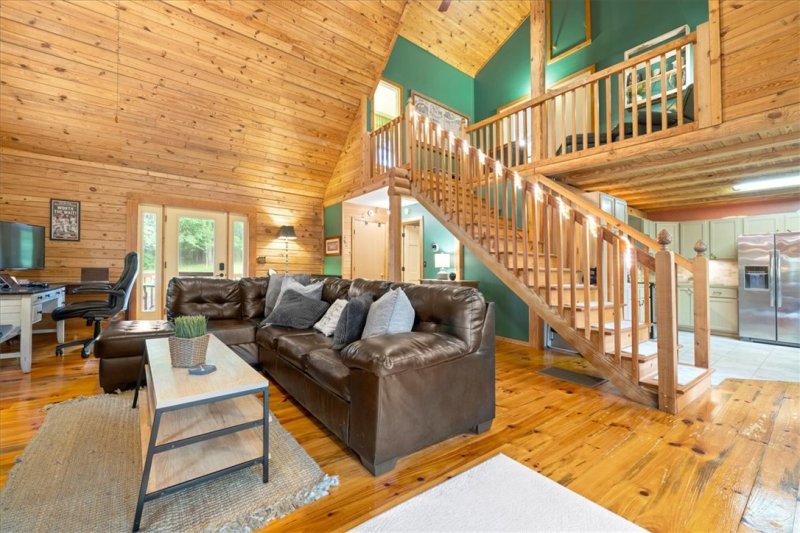 Property image 2 of 305 Mt Bay Drive in Foxwood Hills/Mt Bay Estates, Westminster, SC 29693