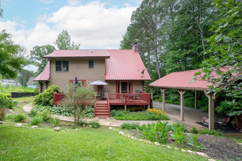 Property image 3 of 305 Mt Bay Drive in Foxwood Hills/Mt Bay Estates, Westminster, SC 29693